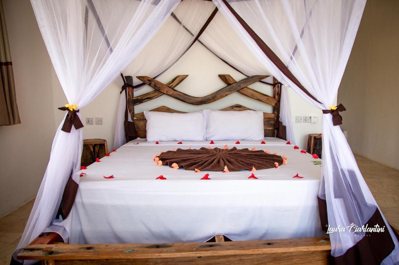 Moonshine Uroa Boutique Hotel Екстер'єр фото