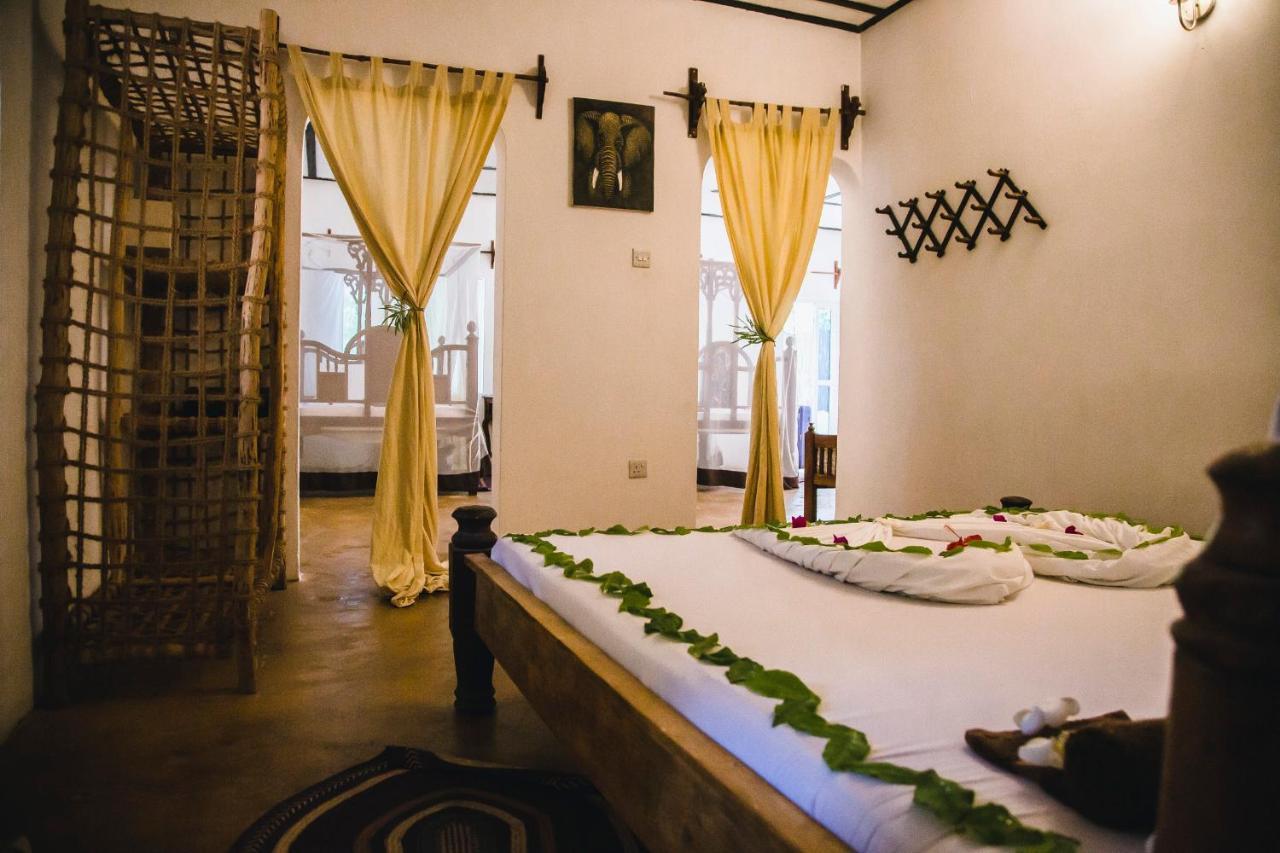 Moonshine Uroa Boutique Hotel Екстер'єр фото