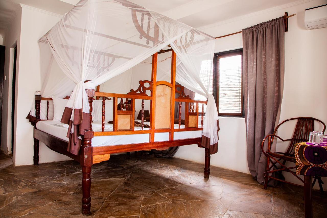 Moonshine Uroa Boutique Hotel Екстер'єр фото